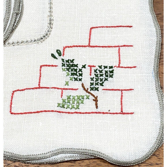Vintage Linen Cocktail Napkins Set of 4 Embroidery Corners Art Deco 12" Square - Picture 3 of 7
